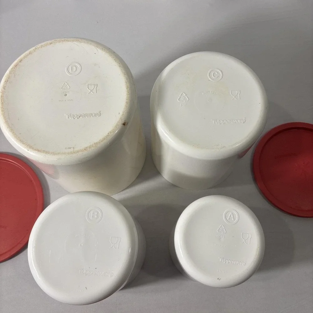 Tupperware vintage one